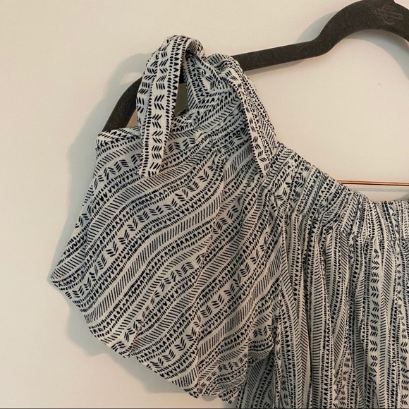 F21 Off the Shoulder Top - Picture 6 of 10